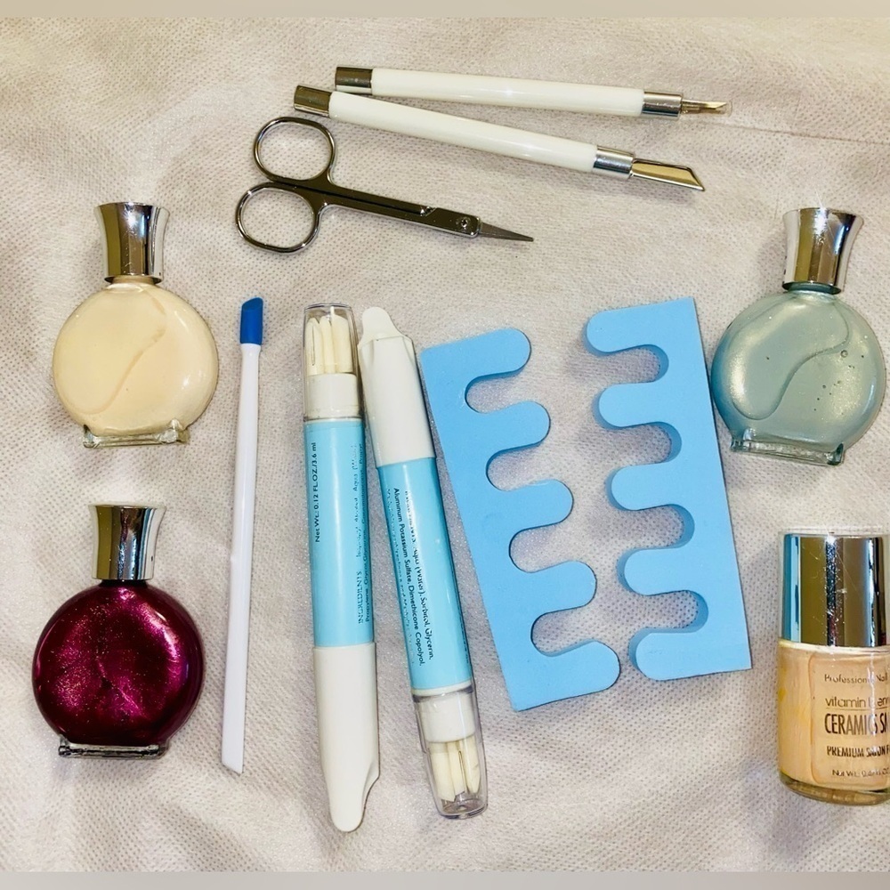 Manicure/ pedicure small kit. Unused items